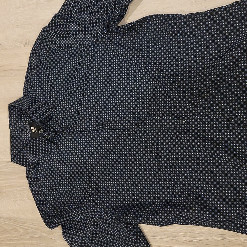 H&M Men's long sleeve Blue dress shirt size Medium